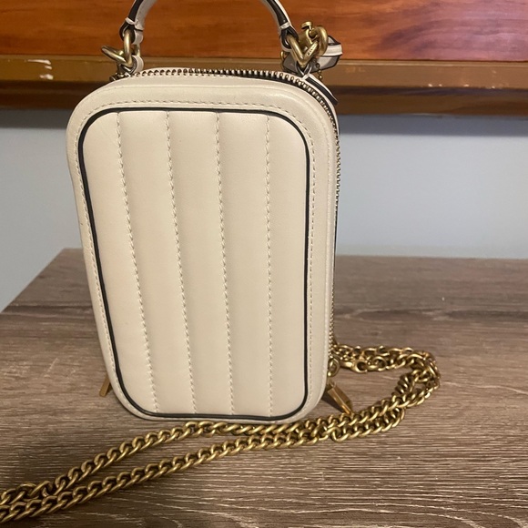 Like new Coach Alie camera crossbody bag - Picture 8 of 8